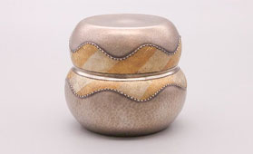 井伏圭介《南鐐布目象嵌茶器》