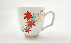 十五代 酒井田柿右衛門 濁手 紅葉文マグカップ